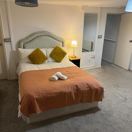 Modern En-Suite Rooms By Finsbury Park Station 8 Mins To King'S Cross By Tube ลอนดอน ภายนอก รูปภาพ