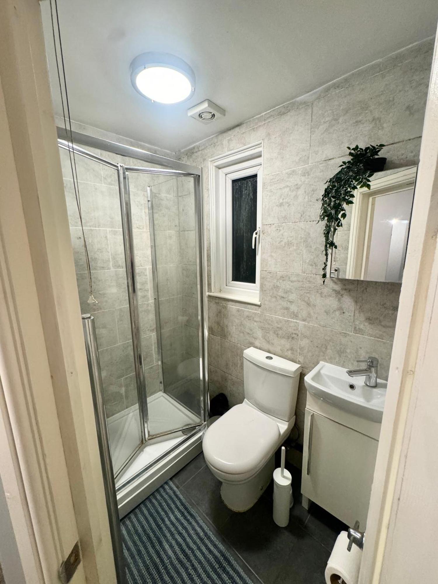Modern En-Suite Rooms By Finsbury Park Station 8 Mins To King'S Cross By Tube ลอนดอน ภายนอก รูปภาพ