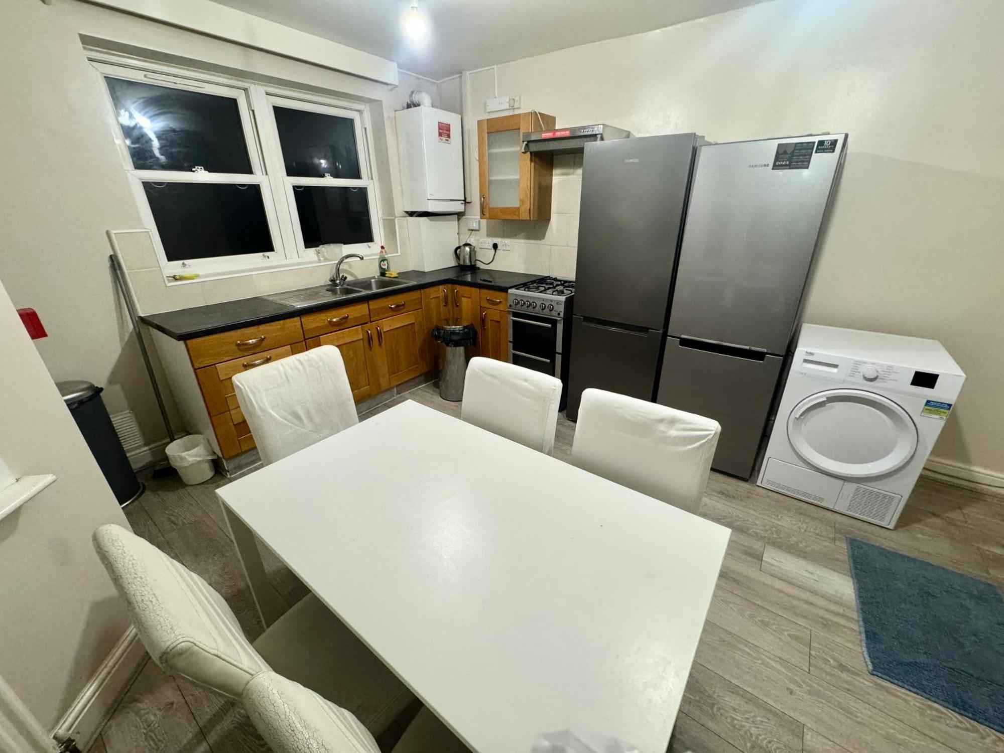 Modern En-Suite Rooms By Finsbury Park Station 8 Mins To King'S Cross By Tube ลอนดอน ภายนอก รูปภาพ